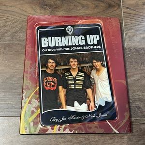 Jonas Brothers tour book